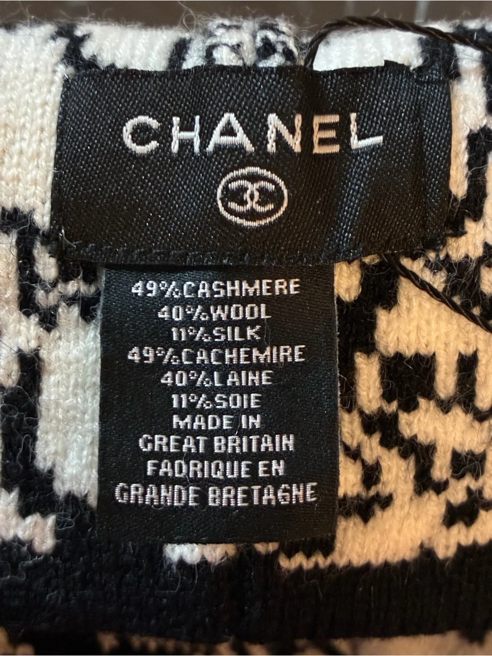 Camellia Logo Beanie 23K Black and White Cashmere, Wool, Silk